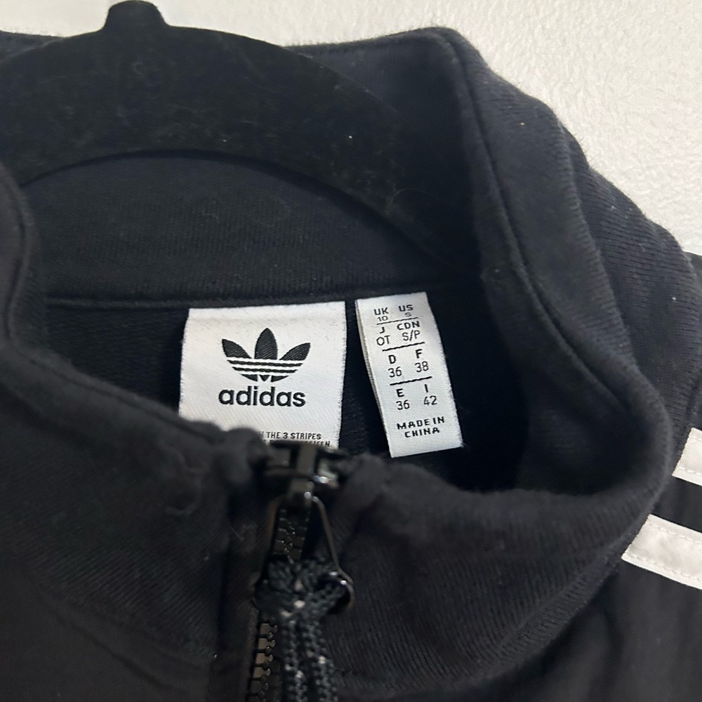 Adidas - Picture 2 of 3
